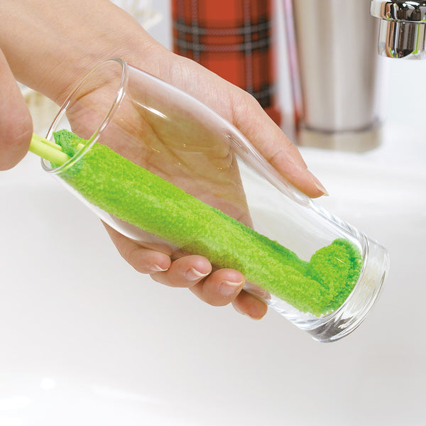 MARNA JAPAN L-shaped Bottle Scrubber (2 Colors Available)